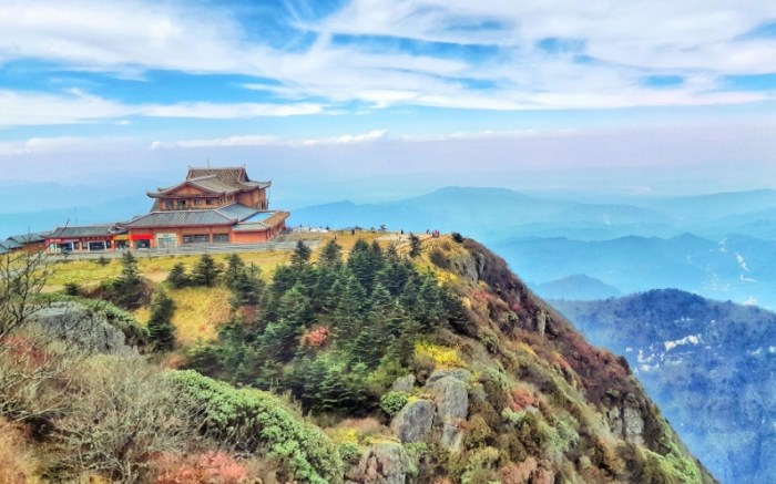 峨眉山旅遊攻略 峨眉山旅遊攻略