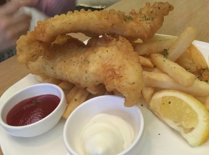 炸魚薯條好吃嗎 炸魚薯條好吃嗎