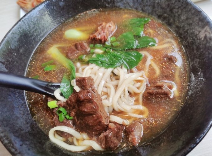 草屯牛肉麵 草屯牛肉麵