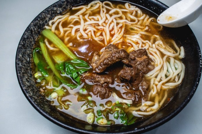 草屯牛肉麵 草屯牛肉麵